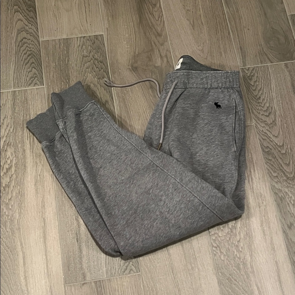 Abercrombie and Fitch Men’s Gray Sweatpants Size: XS